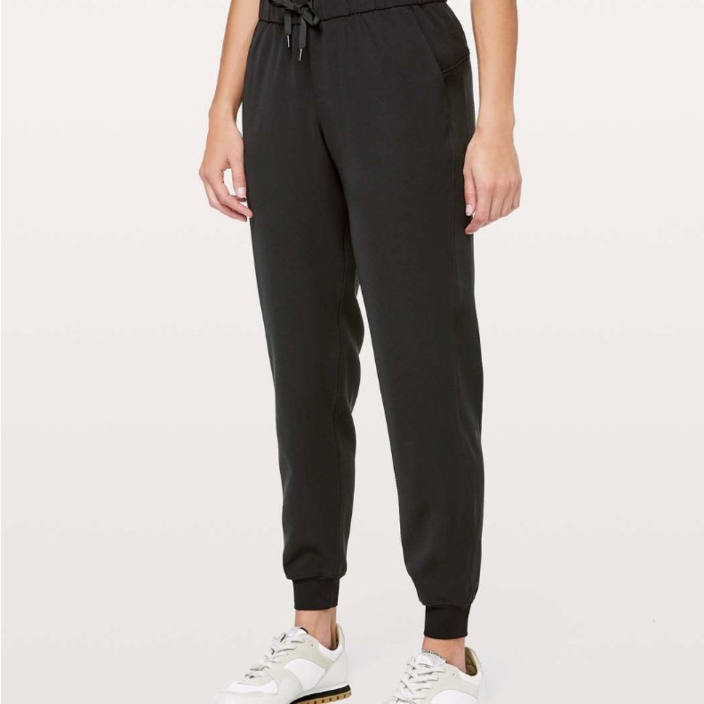 Lululemon On The Fly Jogger